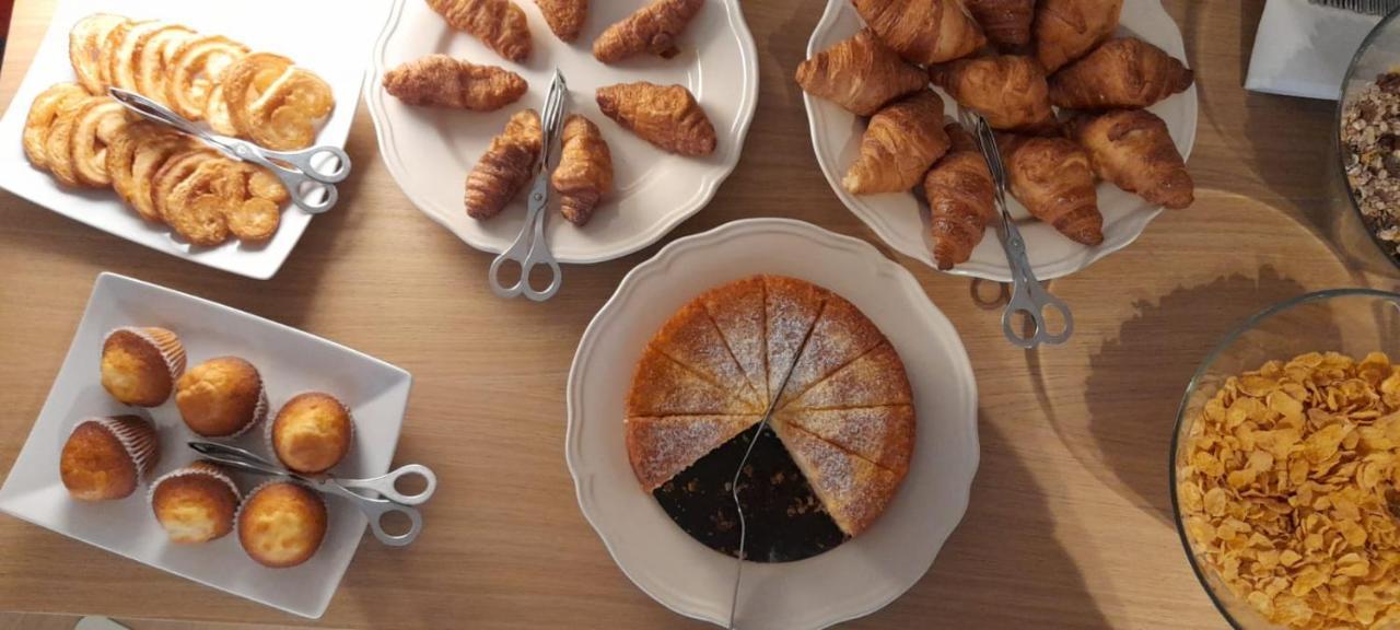 Hotel Llane Petit كاذاكيس المظهر الخارجي الصورة